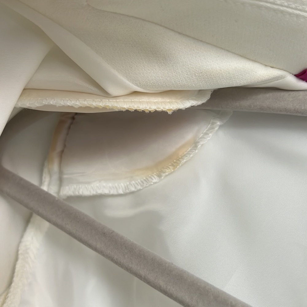 ASYOU Cropped Double Breasted Blazer in White - Picture 8 of 8